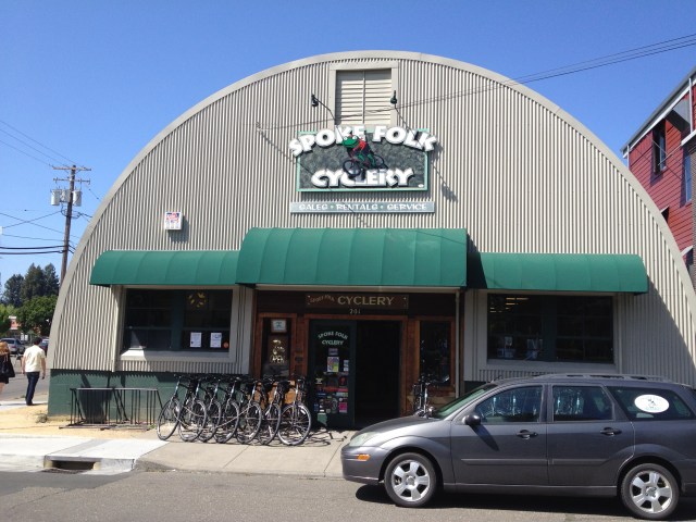 Rented an awesome Specialized Tarmac Carbon Fiber bike, curtsy of Spoke Folk Cyclery in Healdsburg.