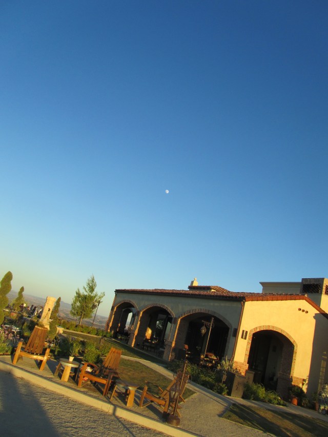 Moon over Daou