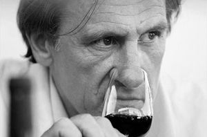 Gerard_Depardieu_wine_nose_actor_BW