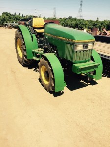 Gratuitous tractor picture--I love tractors.