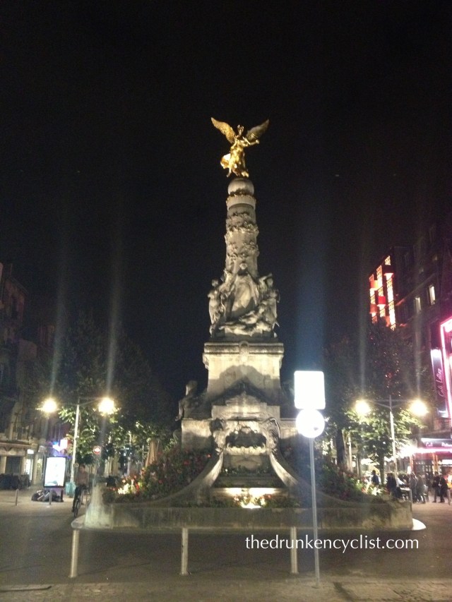 Place des Victoires, Reims.