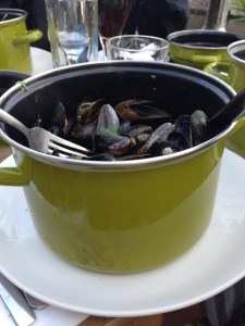 A full bucket of moules!